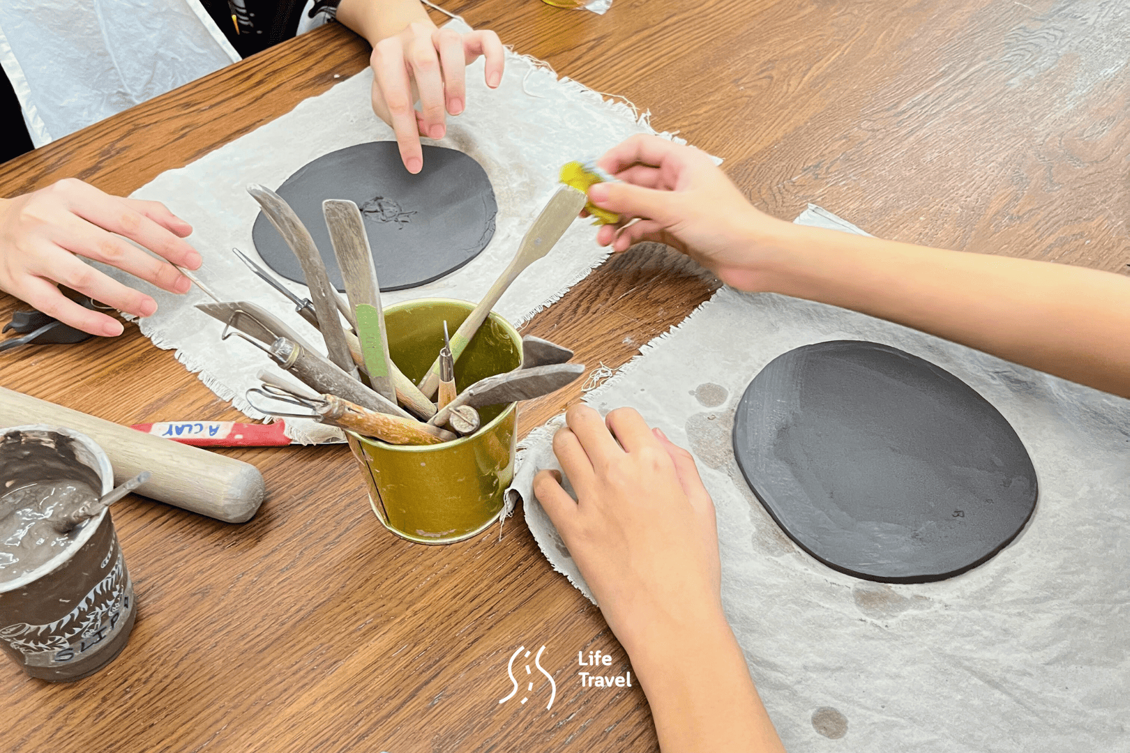 workshop-workshop กรุงเทพ-เวิร์คช็อป-เวิร์กชอป-เวิร์คช็อป คือ-workshop คือ-workshop แปลว่า-ชงชา-วาดภาพ-workshop in bangkok-บ้านศิลปิน-ทอผ้า-บ้านศิลปินคลองบางหลวง-คลองบางหลวง บ้านศิลปิน-สอนนวด-สอนนวดแผนไทย-คาเฟ่ในกรุงเทพ-คาเฟ่ในกรุงเทพถ่ายรูป-กิจกรรมยามว่าง-hobby-งานอดิเรกมีอะไรบ้าง-งานอดิเรกที่น่าสนใจ-workshop ปั้นดินเผา-workshop วาดรูป-ปั้นดิน