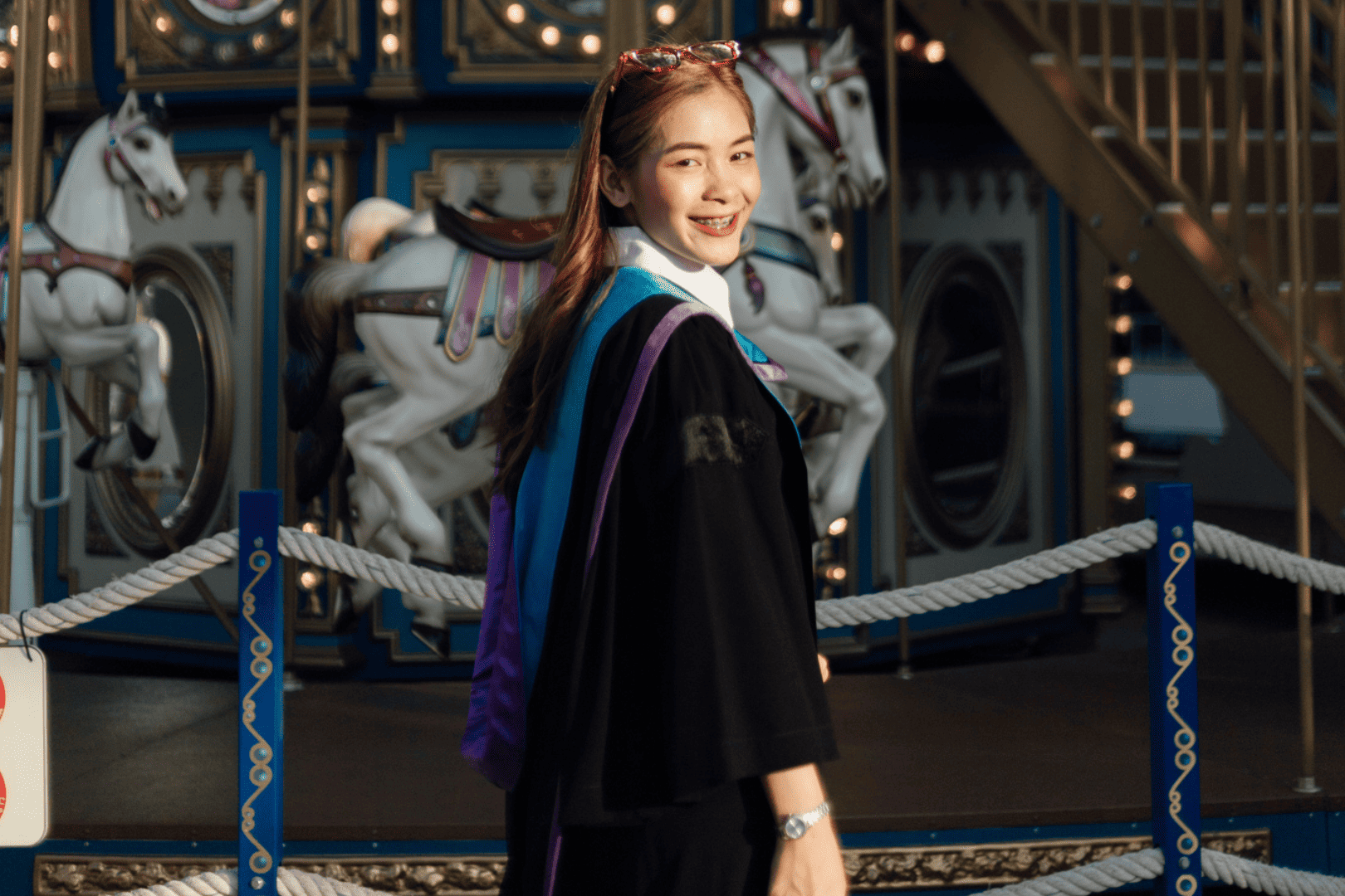 ช่างภาพรับปริญญา-ถ่ายรูป-ช่างภาพงานแต่ง-ถ่ายรูปรับปริญญา-ถ่ายรูปครอบครัว-ถ่ายรูปรับปริญญากับครอบครัว-ถ่ายรูปรับปริญญากับแฟน-ถ่ายรูปรับปริญญาแนวสตรีท-ถ่ายรูปรับปริญญาแนวสตรีท-ถ่ายรูปรับปริญญา ผู้ชาย-ถ่ายรูปรับปริญญานอกรอบ-ช่างภาพ-photographer-ช่างภาพงานแต่ง-street photographer-ช่างภาพอิสระ-รับถ่ายรูป