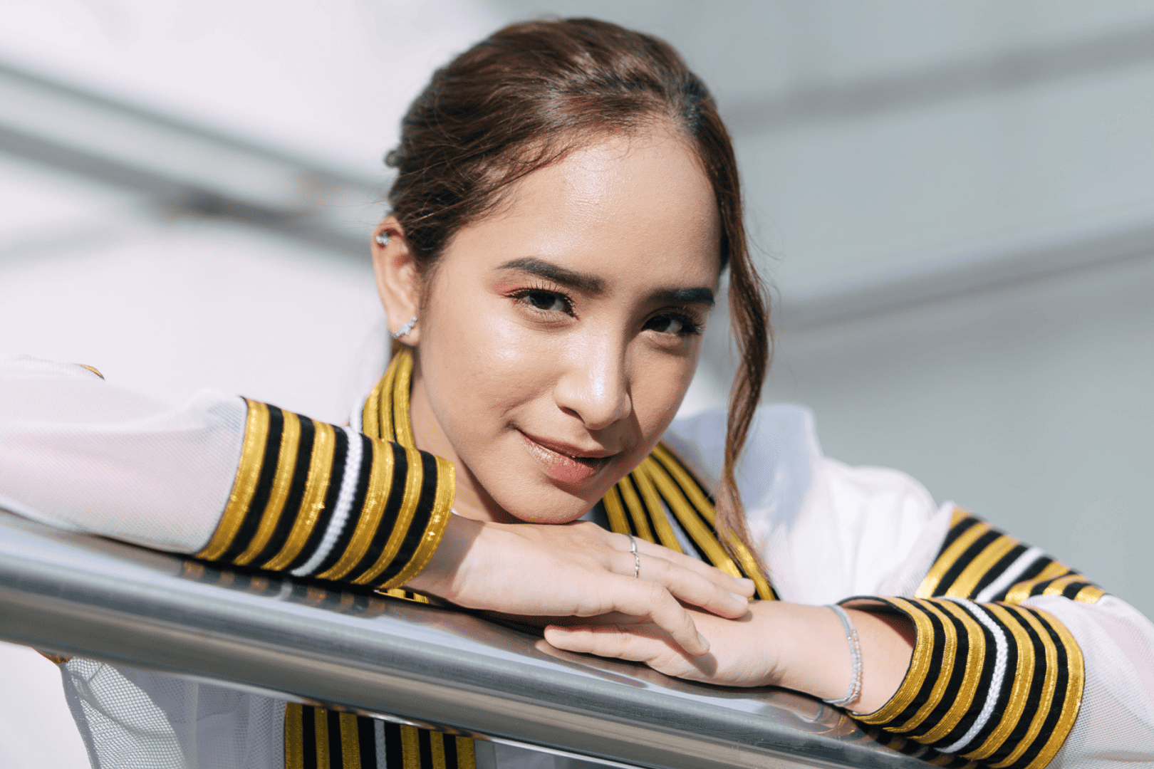 ช่างภาพรับปริญญา-ถ่ายรูป-ช่างภาพงานแต่ง-ถ่ายรูปรับปริญญา-ถ่ายรูปครอบครัว-ถ่ายรูปรับปริญญากับครอบครัว-ถ่ายรูปรับปริญญากับแฟน-ถ่ายรูปรับปริญญาแนวสตรีท-ถ่ายรูปรับปริญญาแนวสตรีท-ถ่ายรูปรับปริญญา ผู้ชาย-ถ่ายรูปรับปริญญานอกรอบ-ช่างภาพ-photographer-ช่างภาพงานแต่ง-street photographer-ช่างภาพอิสระ-รับถ่ายรูป