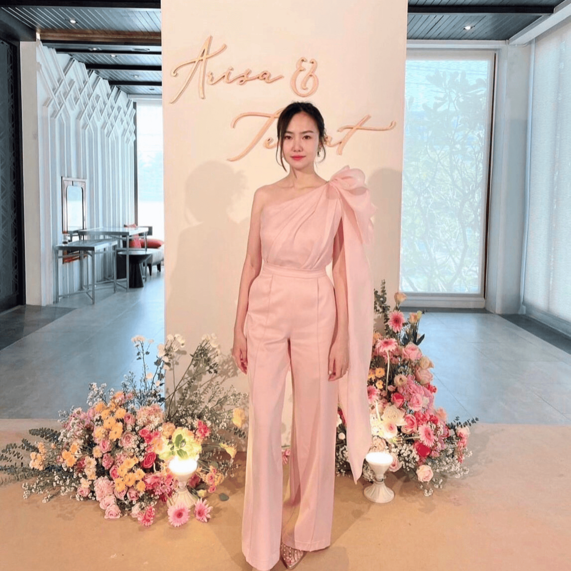 ร้านเช่าชุดราตรี-ร้านเช่าชุดออกงาน-ชุดออกงานเรียบหรูดูแพง