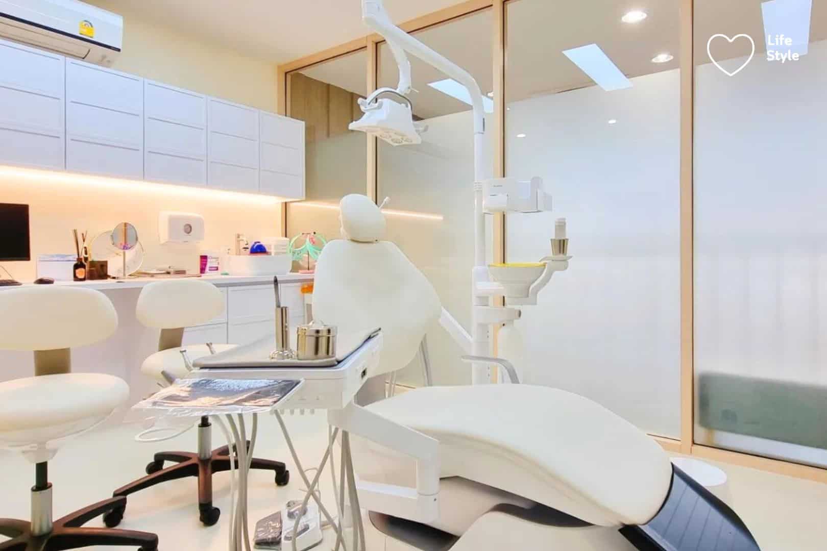 ทำวีเนียร์ที่ไหนดี-วีเนียร์ ราคา-วีเนียร์ ฟัน-วีเนียร์ฟัน ราคา-วีเนียร์ฟัน คือ-วีเนียร์ มีกี่แบบ-วีเนียร์ ซี่ละ-วีเนียร์ เซรามิก ราคา-ทําวีเนียร์ ราคา-dental-dental clinic-คลินิกฟันใกล้ฉัน-dental bangkok-วีเนียร์คอมโพสิต ราคา-ทันตกรรม-ศูนย์ทันตกรรม-ฟันสวย-ฟันขาว-ฟอกสีฟัน-ฟอกสีฟันราคา-ฟอกสีฟันที่ไหนดี